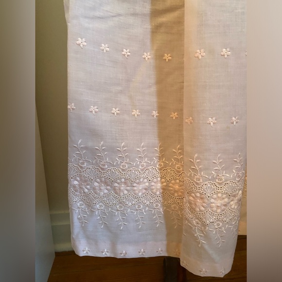 Vintage light pink/peach a-line embroidered skirt - Picture 4 of 10